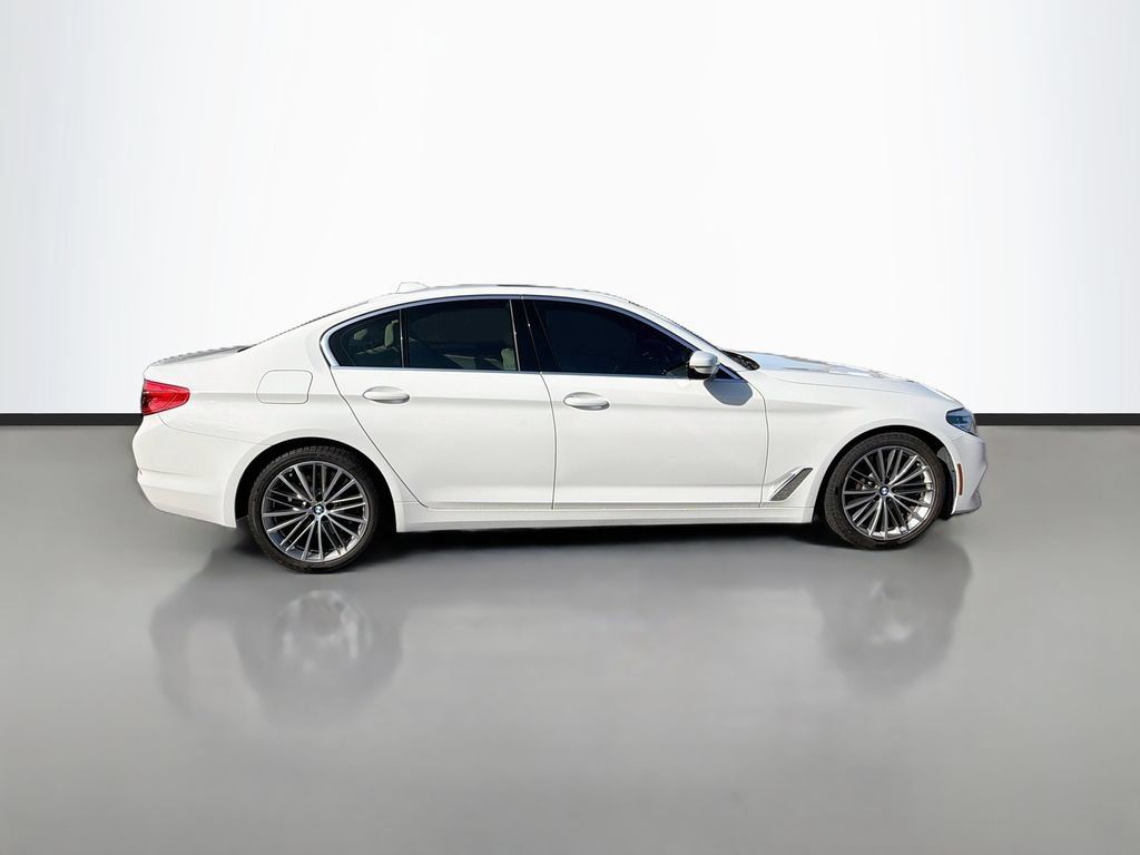 Used 2020 BMW 540i w/ Premium Package RWD image 4