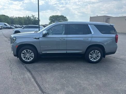 Used 2023 GMC Yukon SLT w/ SLT Luxury Package AWD/4WD image 5