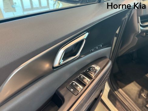 New 2026 Kia Carnival SX w/ SX Dark Edition Package FWD image 10