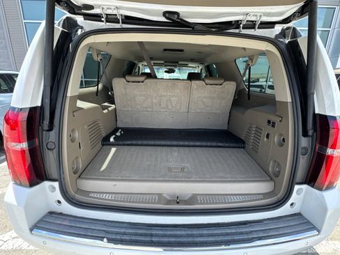 Used 2018 Chevrolet Suburban Premier AWD/4WD image 11