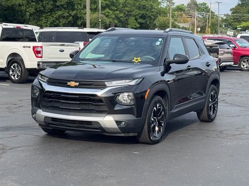 Used 2022 Chevrolet TrailBlazer LT FWD image 2