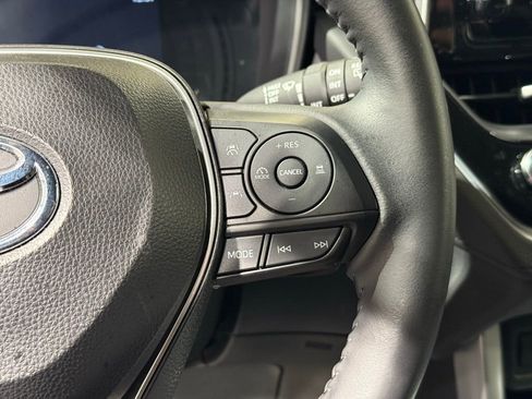 Used 2024 Toyota Corolla Cross XSE image 24