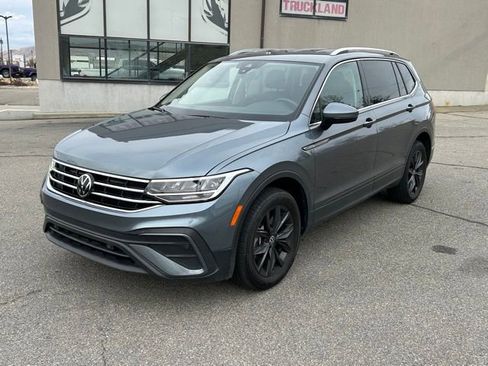Used 2024 Volkswagen Tiguan SE image 9