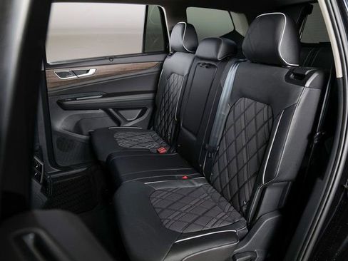 Used 2026 Volkswagen Atlas SEL Premium R-Line image 11