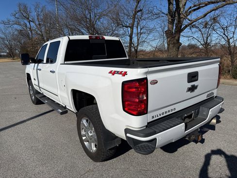 Used 2019 Chevrolet Silverado 2500 High Country w/ Duramax Plus Package image 3