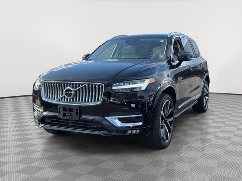 Certified 2024 Volvo XC90 B6 Ultimate w/ Protection Package Premier image 2