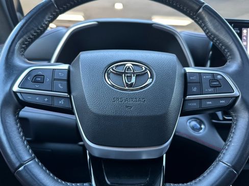 Certified 2022 Toyota Highlander XSE image 38