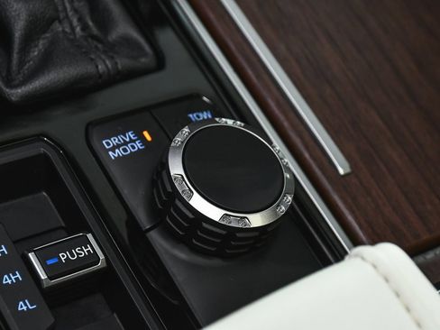 Used 2024 Toyota Sequoia Capstone image 41