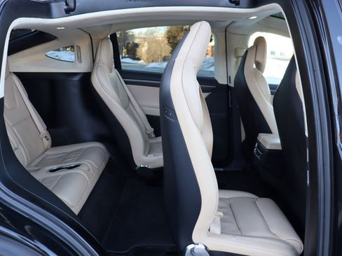 Used 2017 Tesla Model X 75D image 17