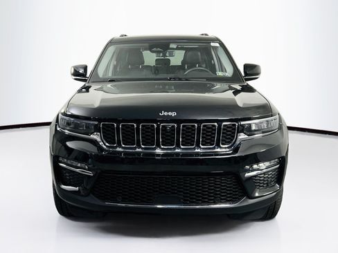Used 2023 Jeep Grand Cherokee Limited w/ Luxury Tech Group II AWD/4WD image 2