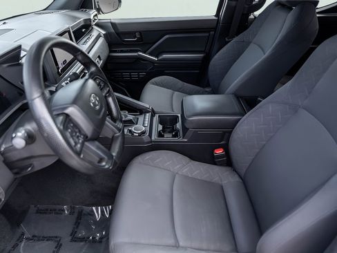 Used 2025 Toyota Tacoma SR AWD/4WD image 12