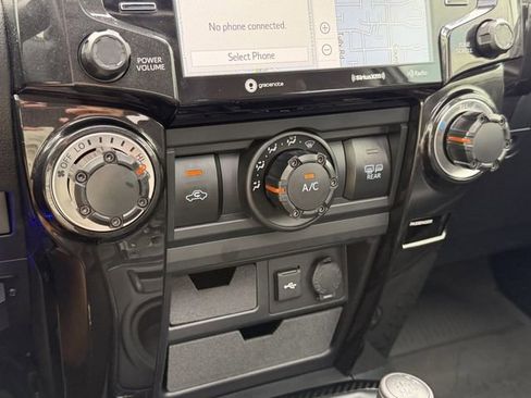 Used 2022 Toyota 4Runner TRD Off-Road Premium w/ Moonroof Package AWD/4WD image 24