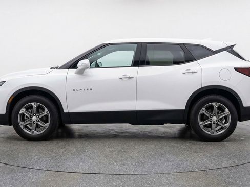 Used 2025 Chevrolet Blazer LT FWD image 5