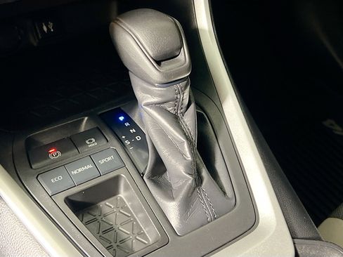 Used 2019 Toyota RAV4 XLE image 25