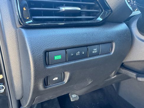 Used 2024 Nissan Sentra SV w/ All-Weather Package image 15