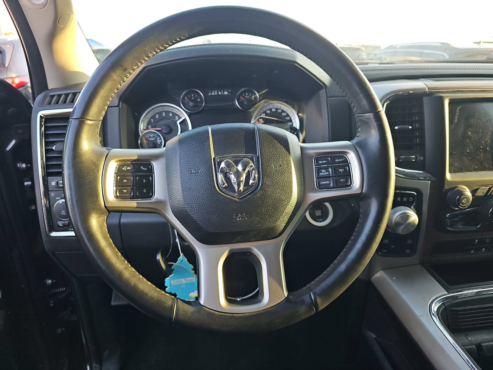 Used 2018 RAM 1500 Laramie w/ Convenience Group AWD/4WD image 12