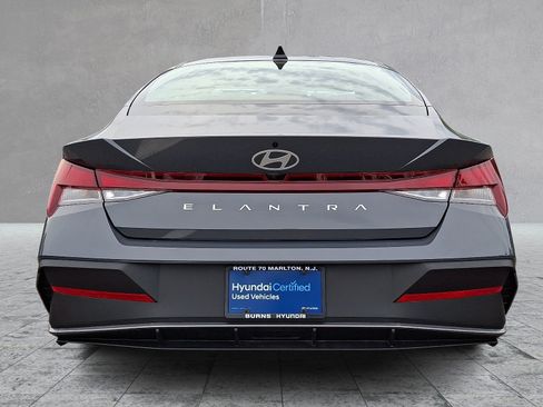 Used 2026 Hyundai Elantra SE FWD image 6