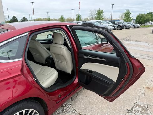 Used 2017 Ford Fusion Titanium FWD image 21