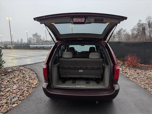 Used 2002 Chrysler Voyager eC image 20