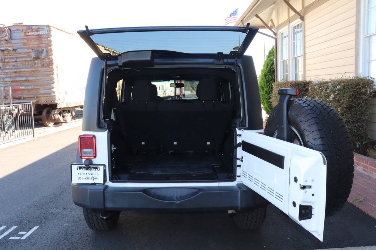 Used 2018 Jeep Wrangler Unlimited Sport S AWD/4WD image 41