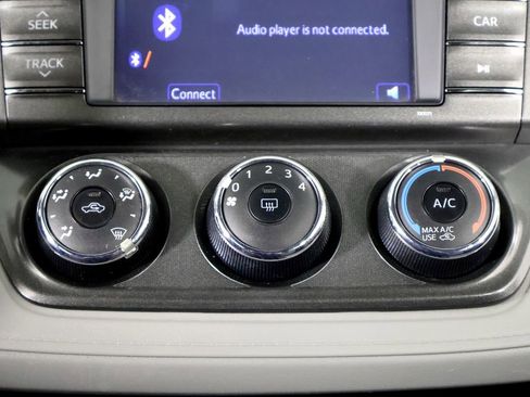 Used 2013 Toyota RAV4 LE image 31