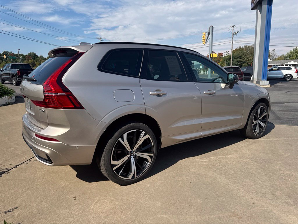Used 2025 Volvo XC60 T8 Ultra w/ Protection Package Premier AWD/4WD image 5