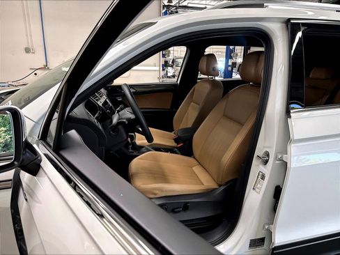 Used 2023 Volkswagen Tiguan SE FWD image 24