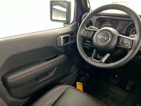 New 2026 Jeep Wrangler Unlimited Rubicon AWD/4WD image 11
