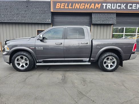 Used 2017 RAM 1500 Laramie w/ Convenience Group AWD/4WD image 2