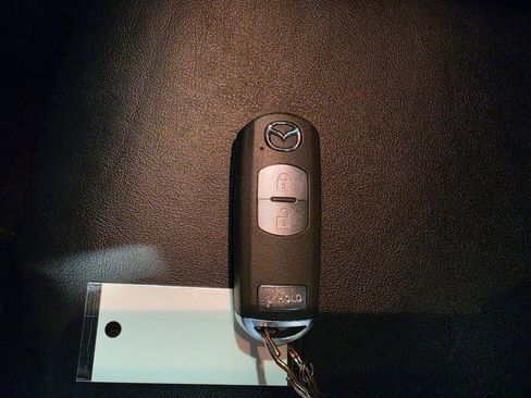 Used 2015 MAZDA MAZDA3 i Grand Touring image 10