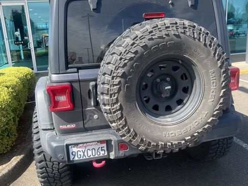 Used 2018 Jeep Wrangler Unlimited Rubicon image 3