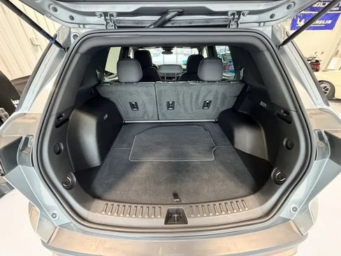 Used 2026 Chevrolet Equinox LT AWD/4WD image 17