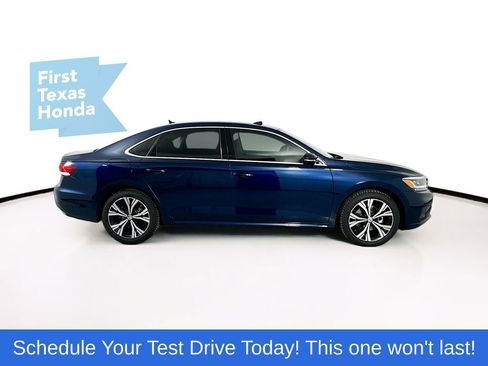 Used 2022 Volkswagen Passat 2.0T SE image 9