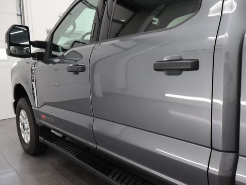 Used 2024 Ford F250 XLT AWD/4WD image 32