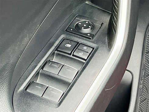 Used 2022 Toyota RAV4 Limited image 18