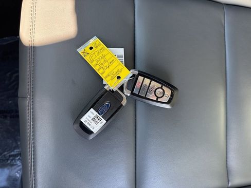 Used 2026 Ford Explorer Active w/ Active Comfort Package image 35