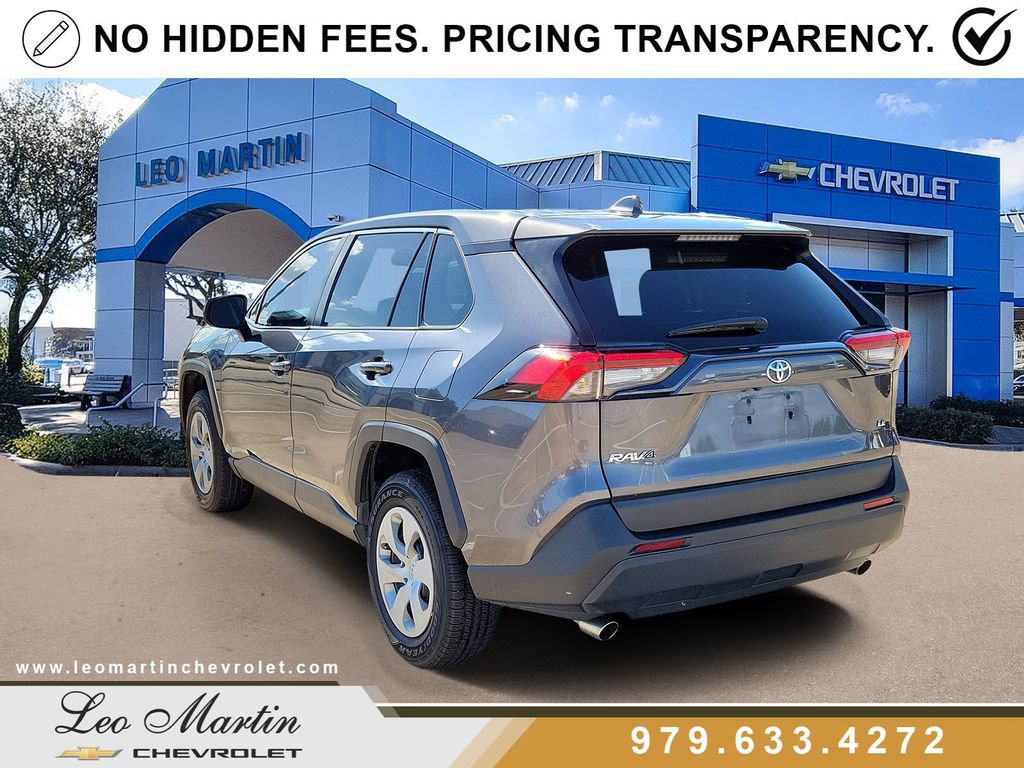 Used 2022 Toyota RAV4 LE FWD image 4