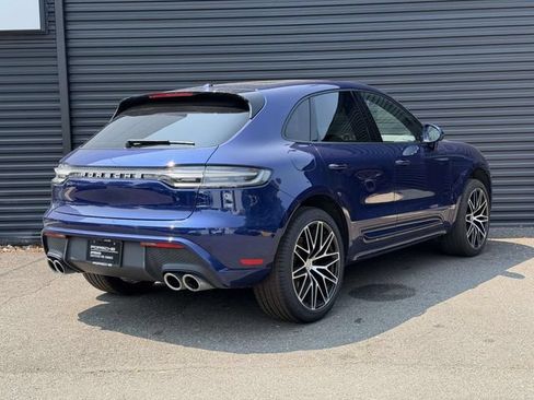 Certified 2024 Porsche Macan AWD/4WD image 9
