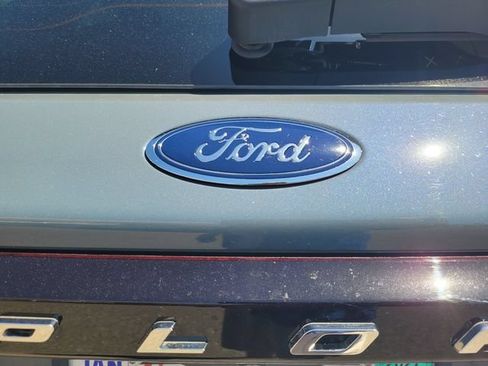 Used 2026 Ford Explorer Active AWD/4WD image 7