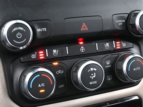 Used 2019 RAM 1500 Laramie image 26