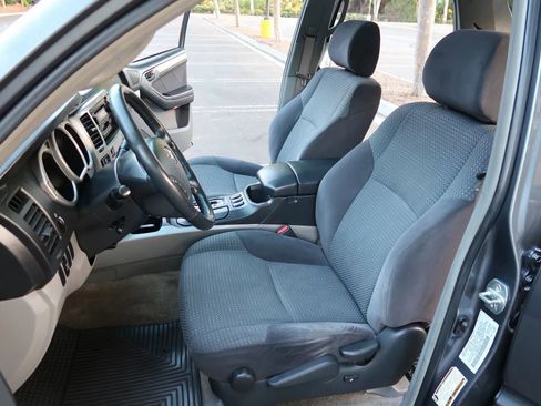 Used 2004 Toyota 4Runner Sport image 11