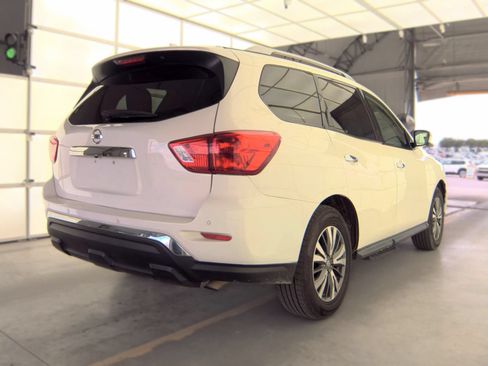 Used 2020 Nissan Pathfinder SL AWD/4WD image 4