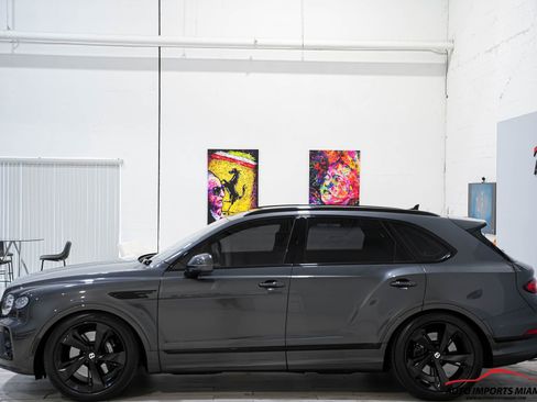 Used 2021 Bentley Bentayga image 12