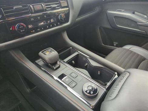 Used 2025 Nissan Pathfinder Rock Creek image 11