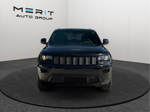 Used 2020 Jeep Grand Cherokee Altitude RWD image 3