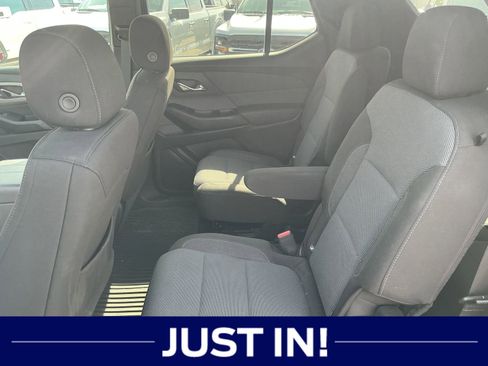 Used 2023 Chevrolet Traverse LT AWD/4WD image 3