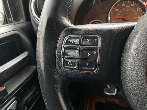 Used 2015 Jeep Wrangler Unlimited Rubicon w/ Connectivity Group AWD/4WD image 22