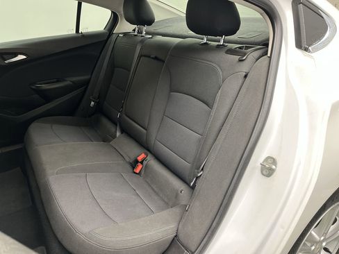 Used 2017 Chevrolet Cruze LT w/ Convenience Package image 10