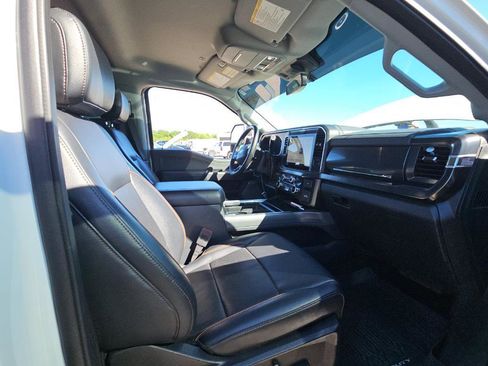Used 2025 Ford F250 Lariat image 9