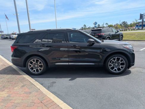 Used 2025 Ford Explorer Platinum w/ Ultimate Package RWD image 4